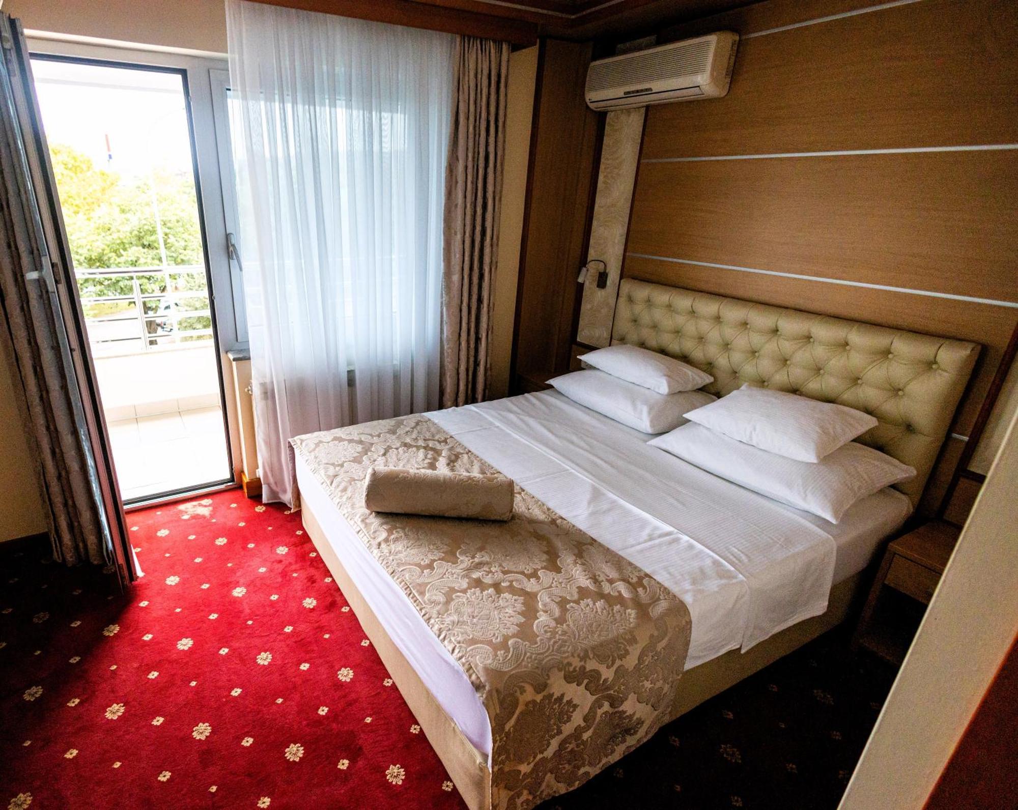 Hotel Cezar Banyaluka Dış mekan fotoğraf