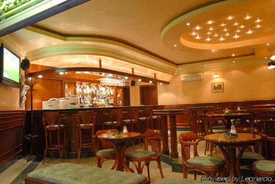 Hotel Cezar Banyaluka Restoran fotoğraf